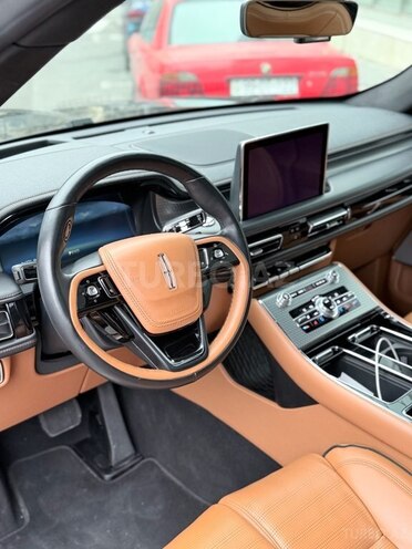 Lincoln Aviator-4