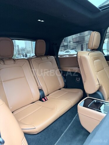 Lincoln Aviator-12