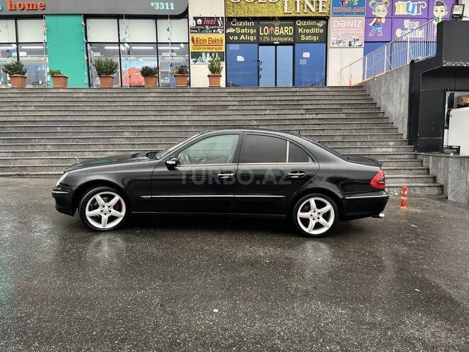 Mercedes E 270-7
