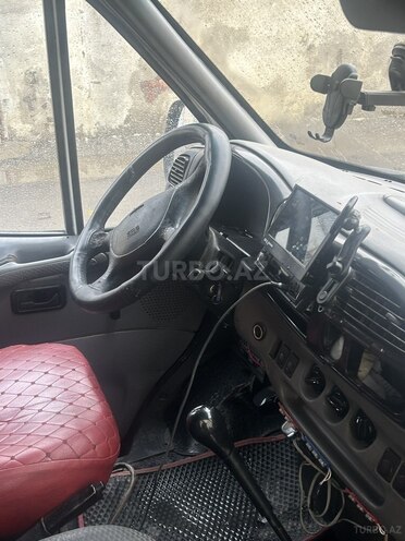 Ford Transit-4