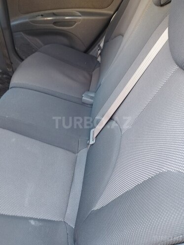 Kia Rio-11