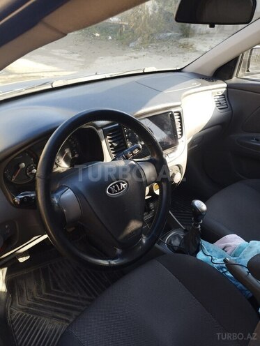 Kia Rio-4