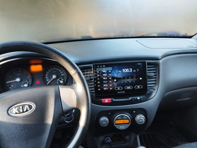 Kia Rio-7