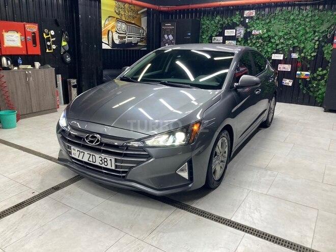 Hyundai Elantra-4