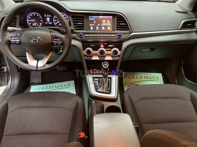 Hyundai Elantra-7
