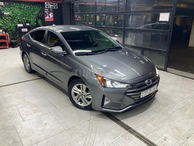 Hyundai Elantra-14