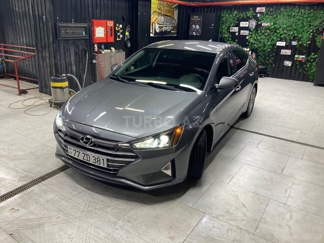 Hyundai Elantra-15