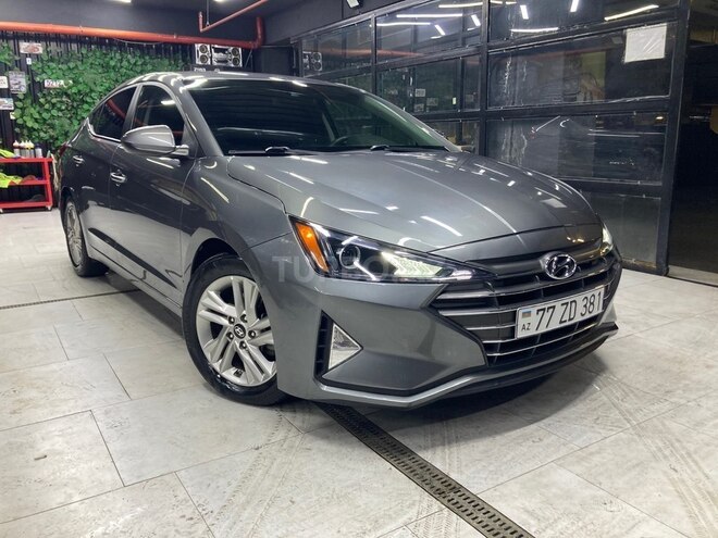 Hyundai Elantra-21