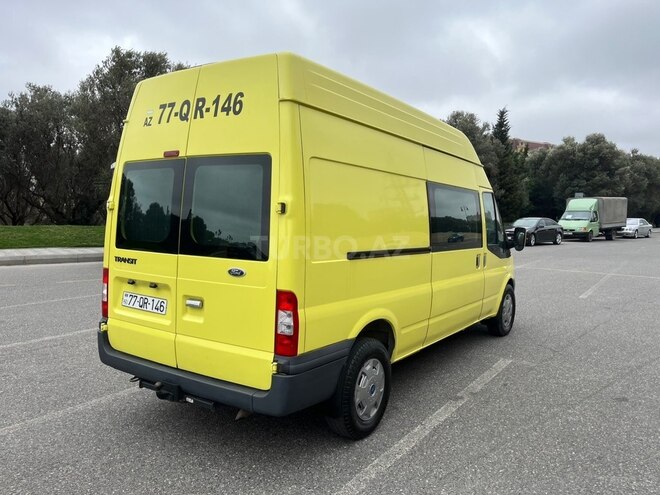 Ford Transit-11