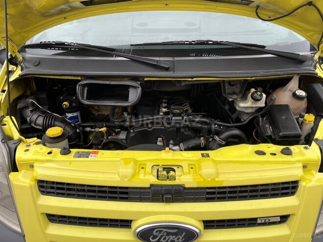 Ford Transit-4