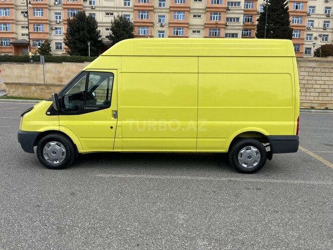 Ford Transit-9