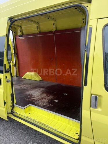 Ford Transit-14