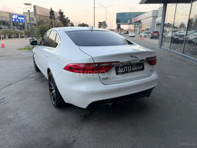 Jaguar XF-5