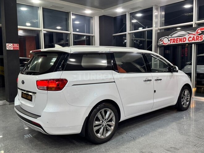 Kia Carnival-7