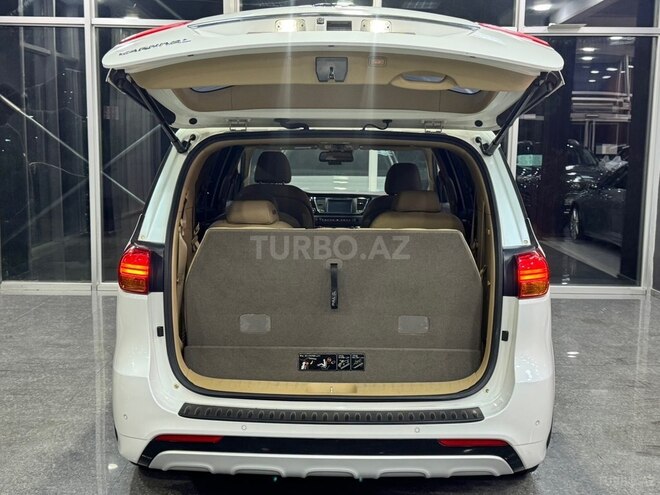 Kia Carnival-10