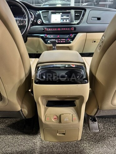 Kia Carnival-25