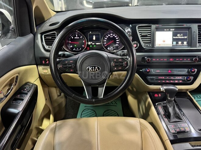 Kia Carnival-22