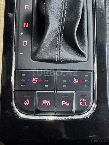 Kia Carnival-31