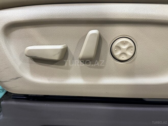 Kia Carnival-30