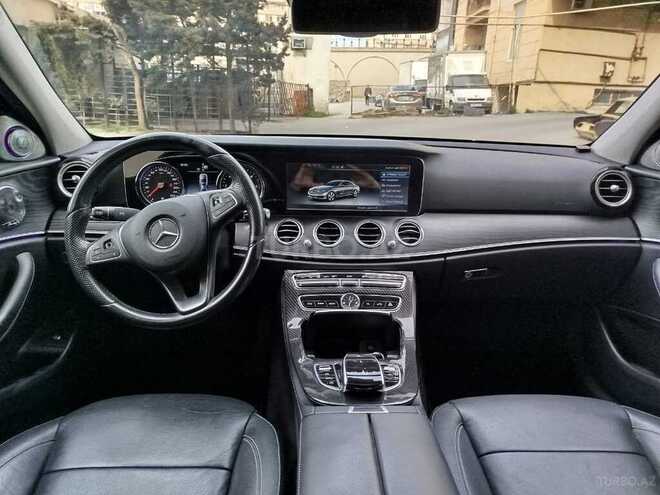 Mercedes E 220 d-2