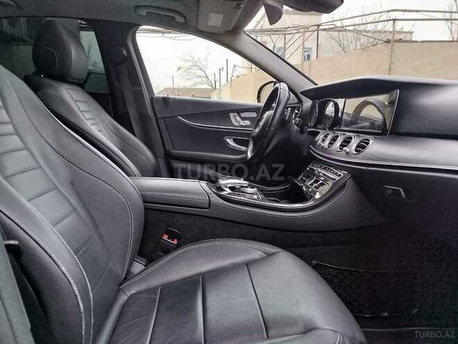 Mercedes E 220 d-4