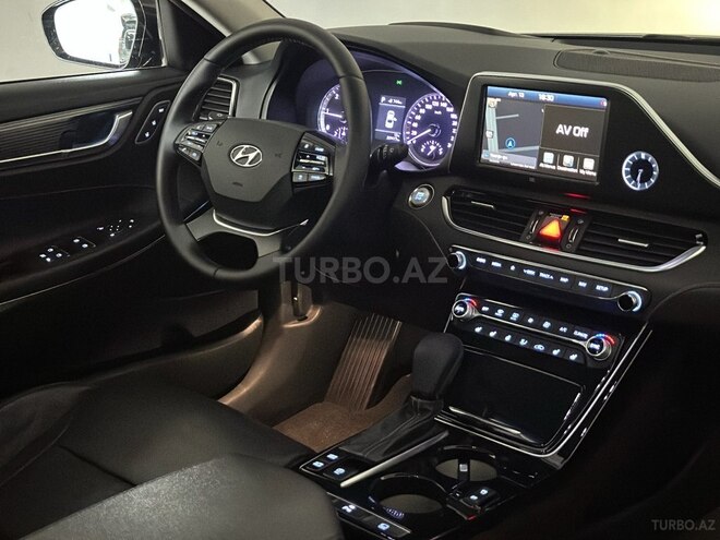 Hyundai Grandeur-16