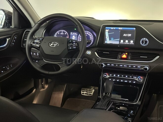 Hyundai Grandeur-20