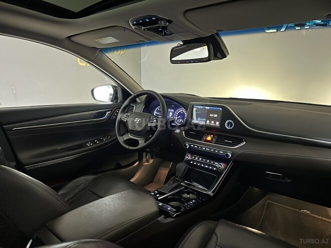 Hyundai Grandeur-17