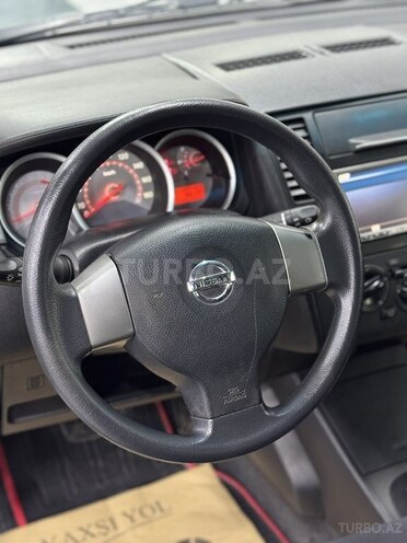 Nissan Tiida-17