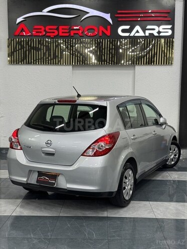 Nissan Tiida-13