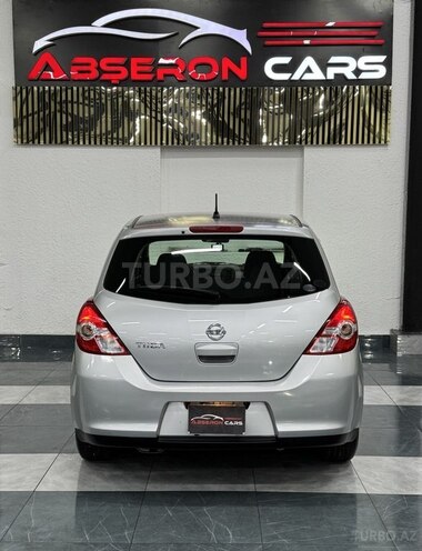 Nissan Tiida-9