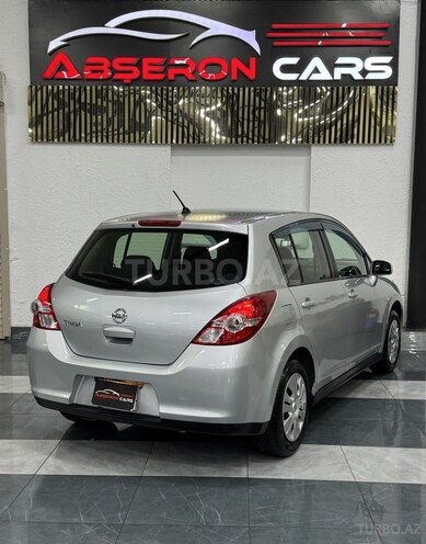 Nissan Tiida-11