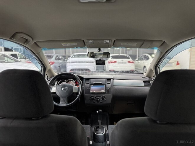 Nissan Tiida-20