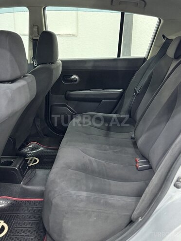 Nissan Tiida-19