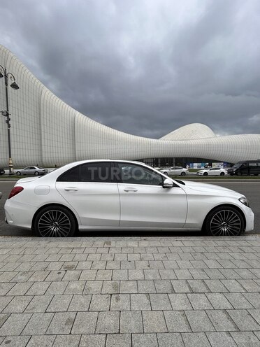 Mercedes C 200 d-4