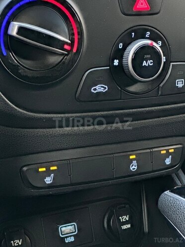 Hyundai Accent-15