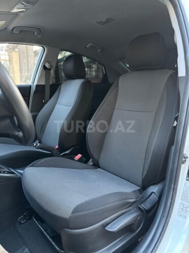 Hyundai Accent-8