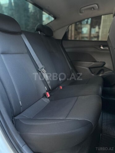 Hyundai Accent-11