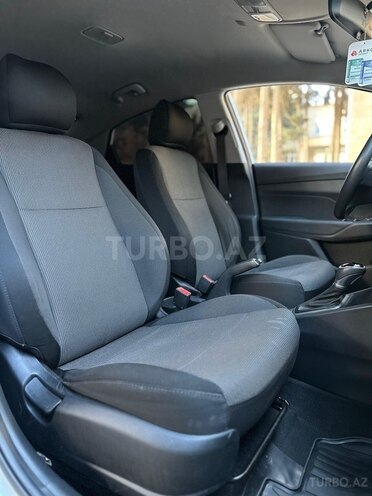 Hyundai Accent-9