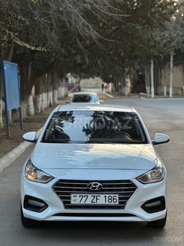 Hyundai Accent-1