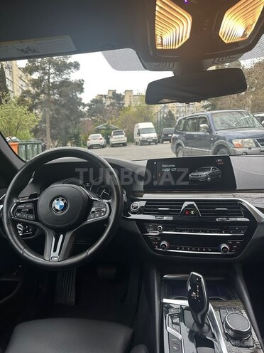 BMW 530e-7