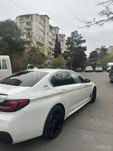 BMW 530e-6