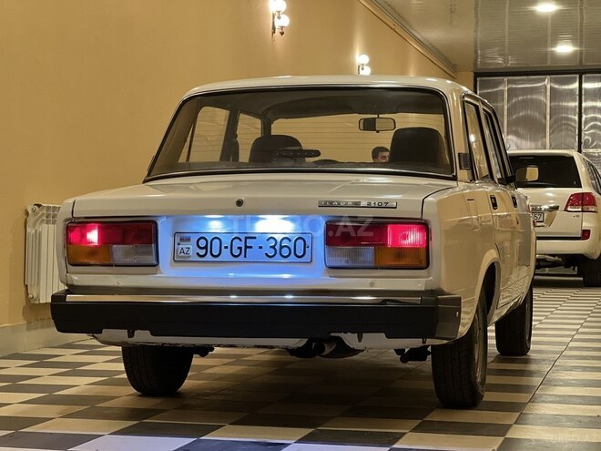 LADA (VAZ) 2107-5