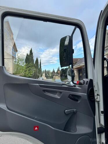 Mercedes Atego 818-13