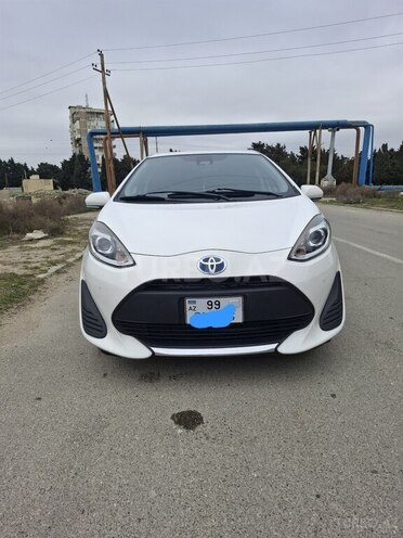Toyota Aqua-1