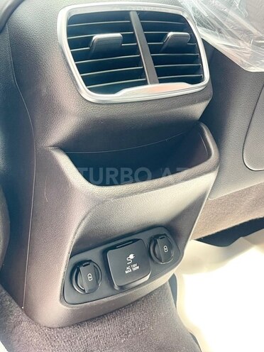 Hyundai Santa Fe-12