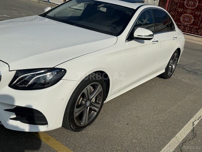 Mercedes E 300 4MATIC-9