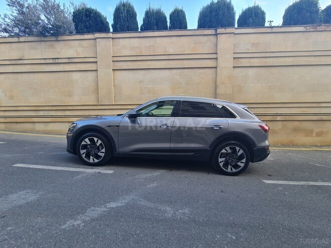 Audi e-tron Sportback-3