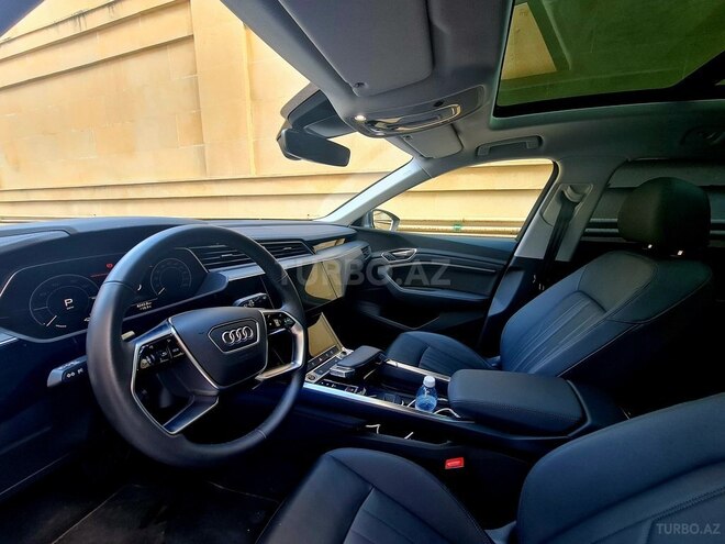 Audi e-tron Sportback-4