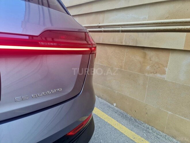 Audi e-tron Sportback-6